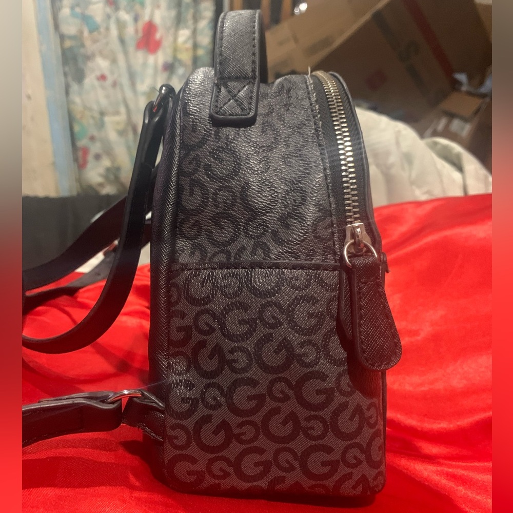 GUESS BACKPACK MINI - Picture 2 of 10